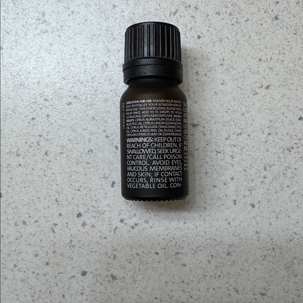 Elevate - Invigorating Diffuser Blend - Picture 4 of 7